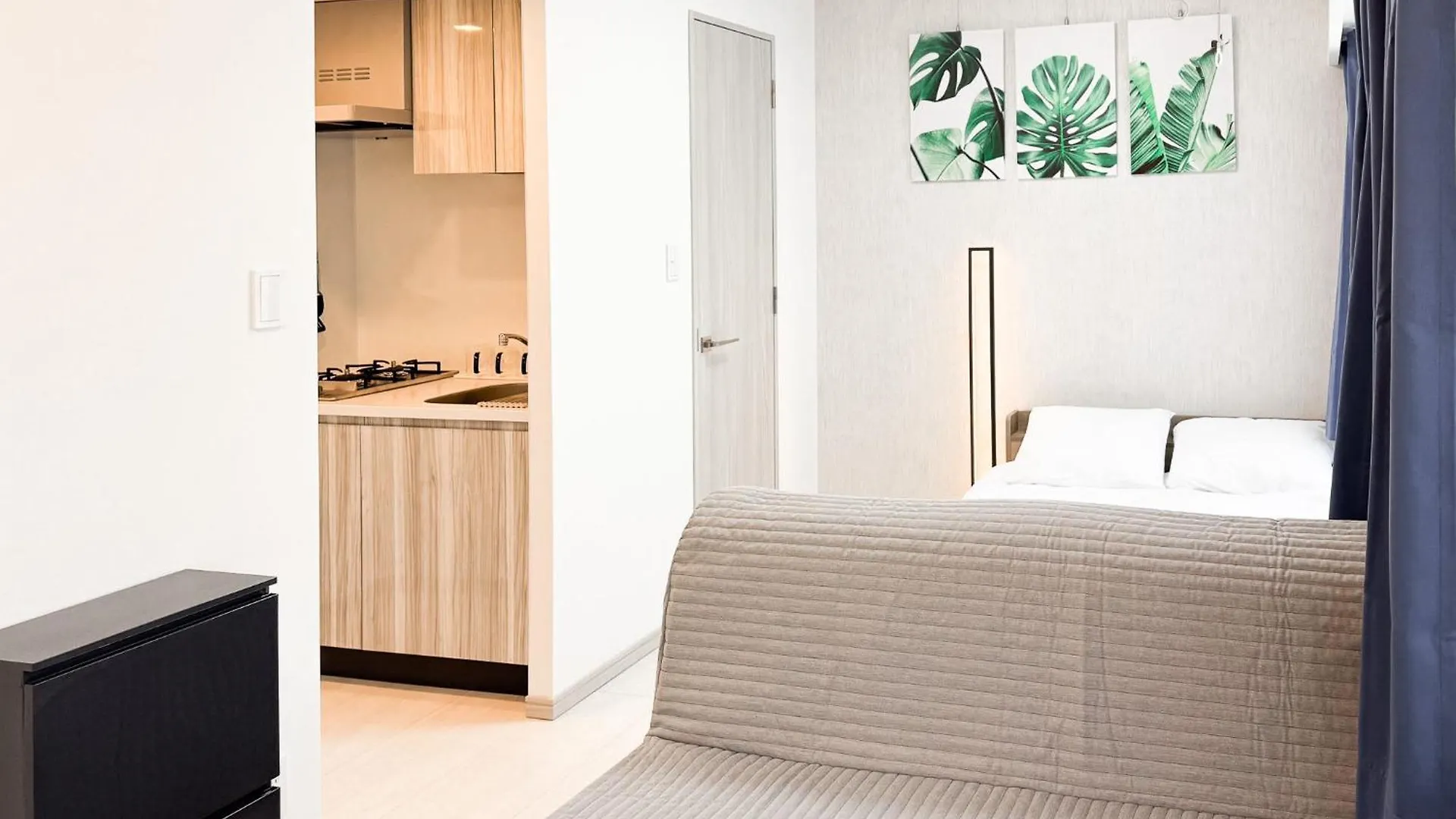 Triphome Shinjuku East 4F Токио